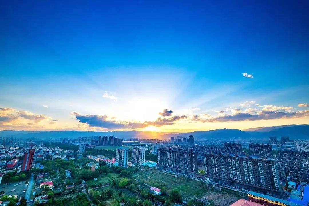 塞上古城呼和浩特,现代韵律中的历史回响